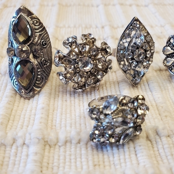 Bundle of jeweled floral art deco faux pearl adjustable rings lot - Picture 2 of 4